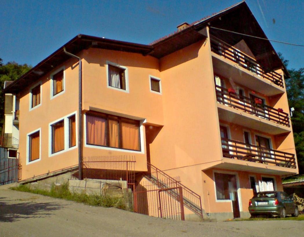 Virmal Hotel Фоча Екстериор снимка