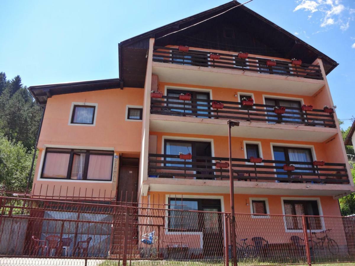 Virmal Hotel Фоча Екстериор снимка